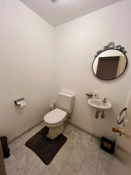 Big Apartment With Parking In Antwerpen Kültér fotó