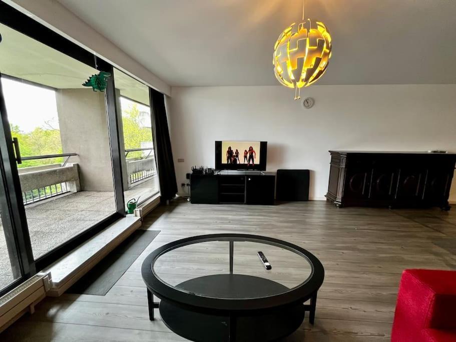 Big Apartment With Parking In Antwerpen Kültér fotó
