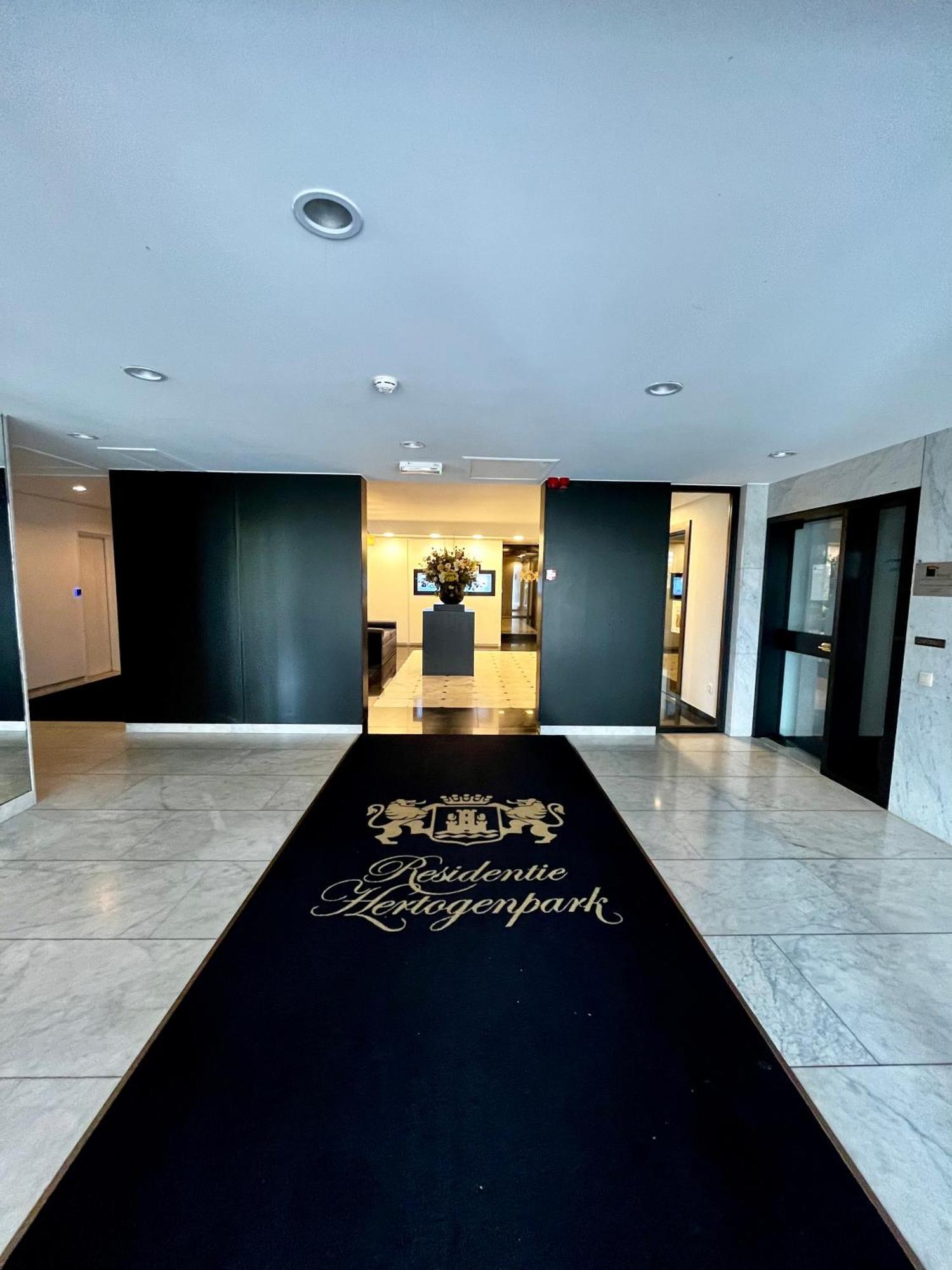 Big Apartment With Parking In Antwerpen Kültér fotó