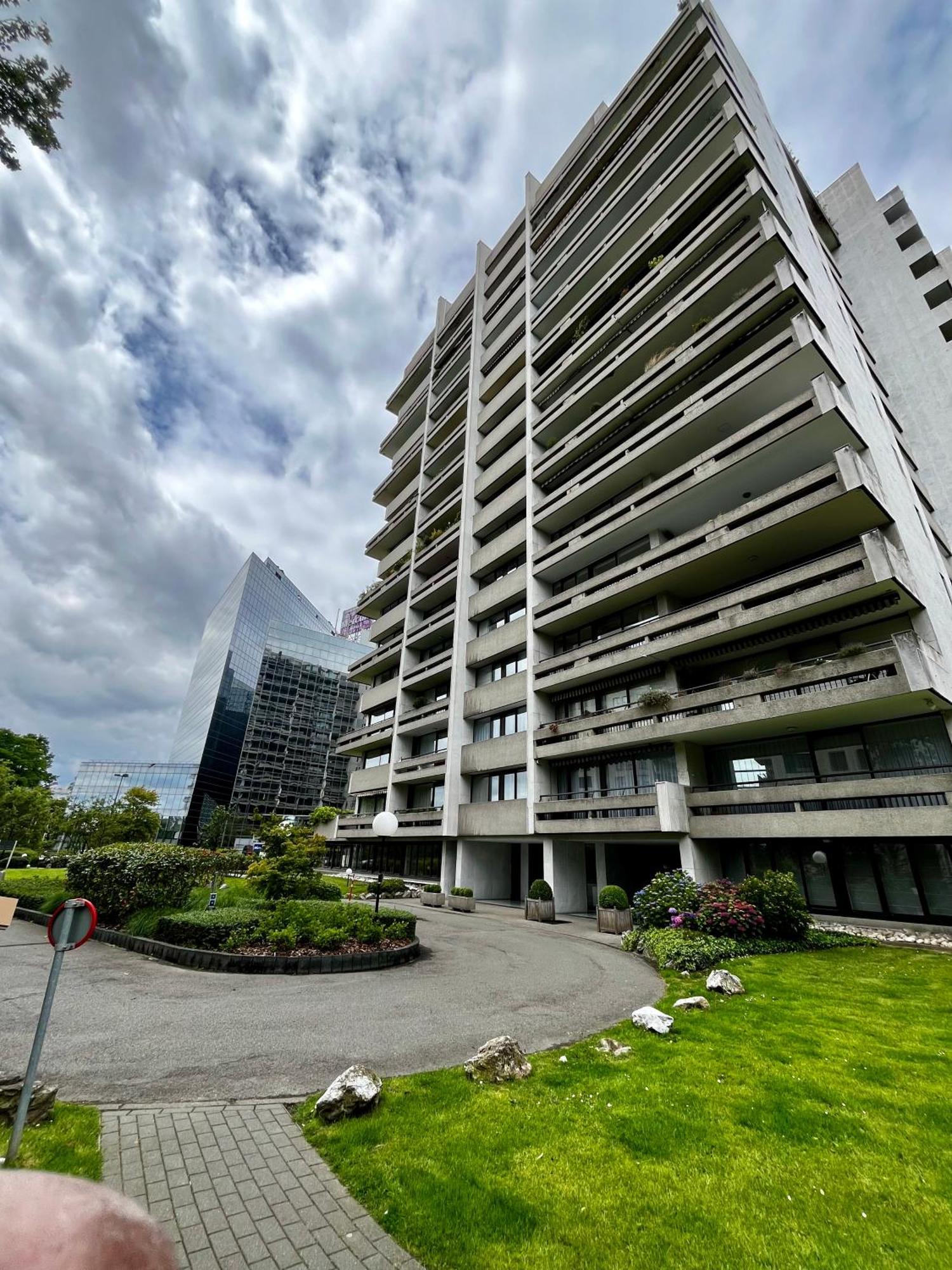 Big Apartment With Parking In Antwerpen Kültér fotó