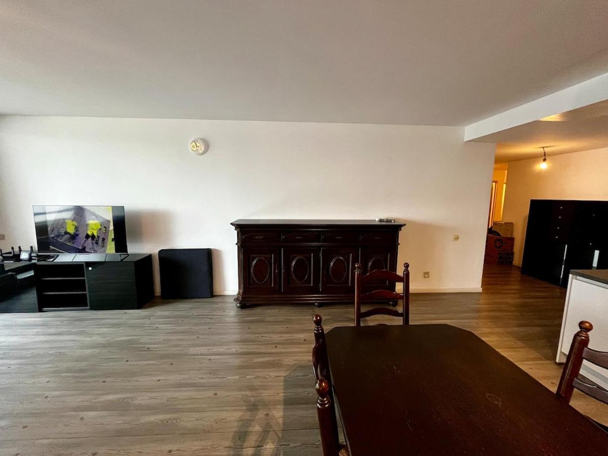 Big Apartment With Parking In Antwerpen Kültér fotó