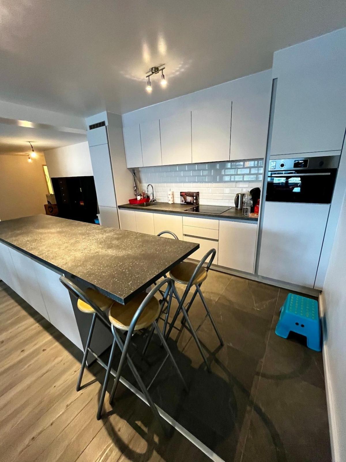 Big Apartment With Parking In Antwerpen Kültér fotó